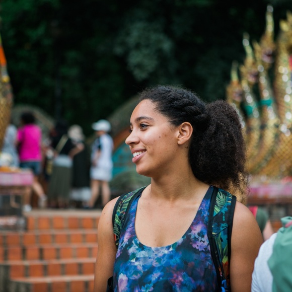 Meet your Posher, Kayla - Picture 2 of 4